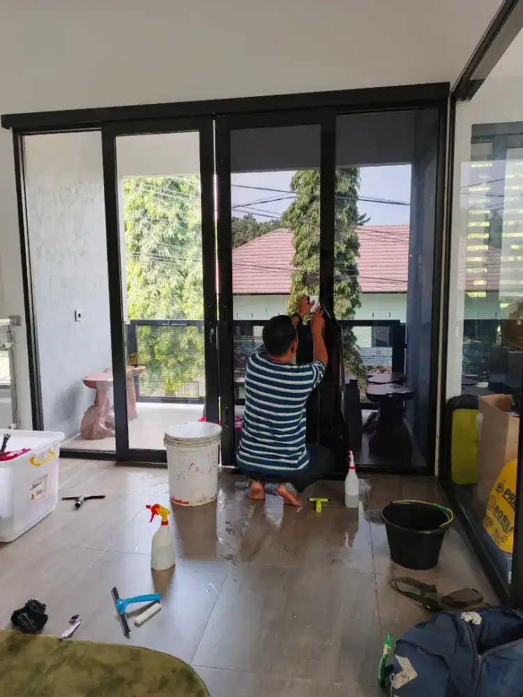 Jasa pasang sticker kaca film