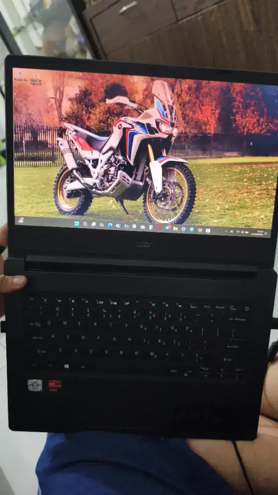 Dijual Laptop Acer Kondisi sangat Jarang pakai.