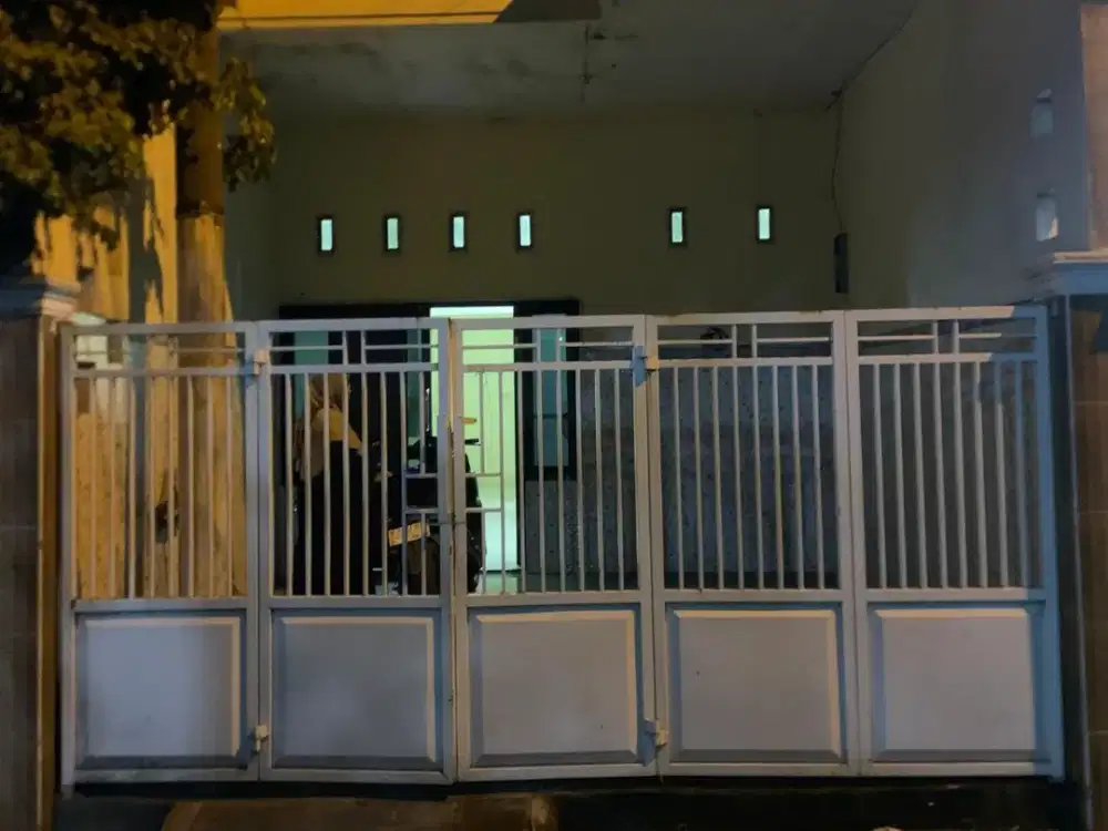 DISEWAKAN RUMAH DEKAT MERR