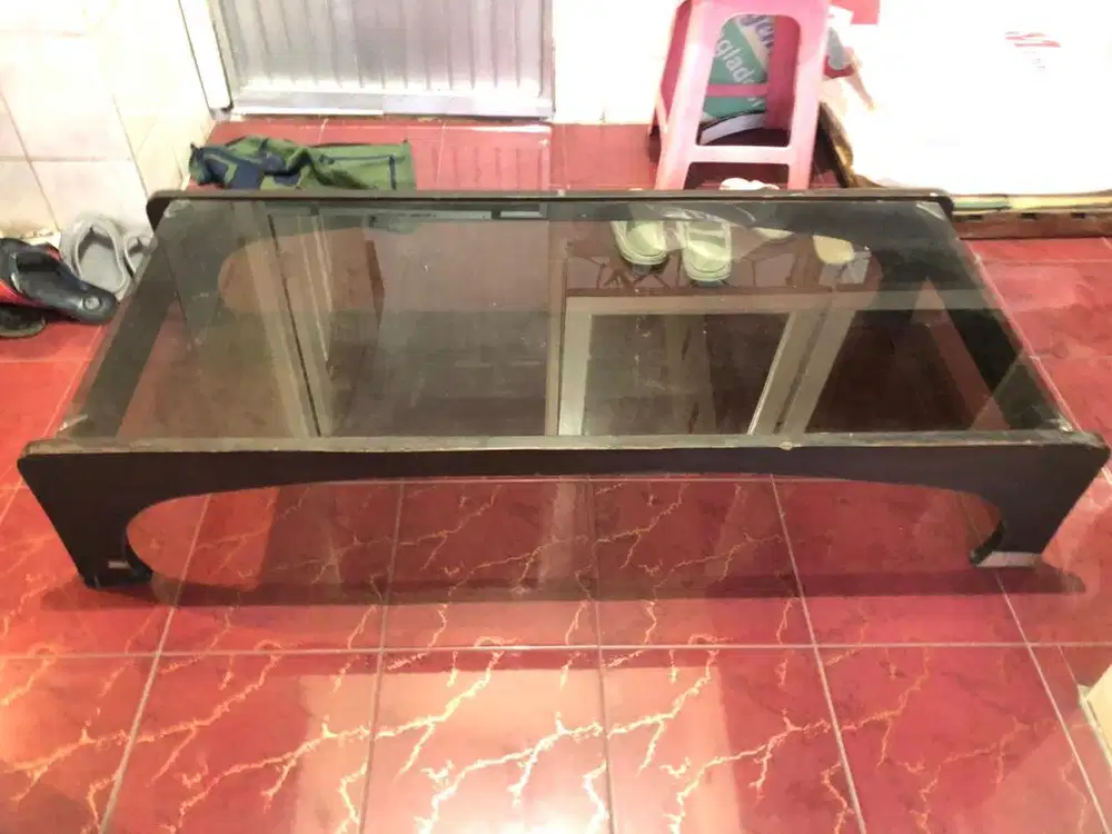 Meja kaca & meja kayu