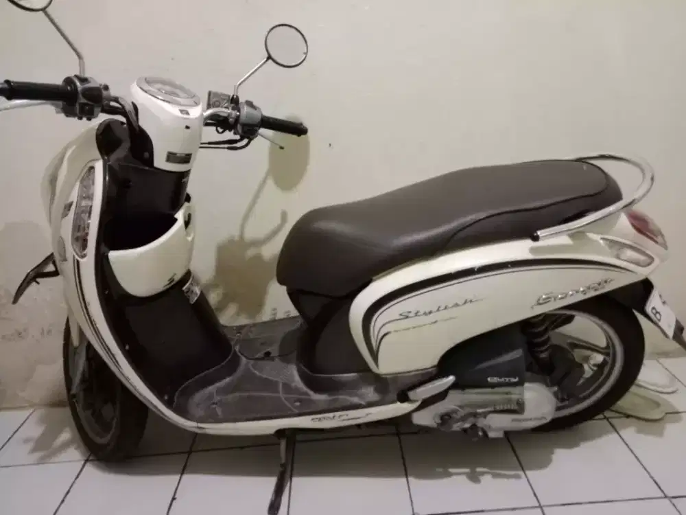 Dijual Cepat Honda Scoopy 2015 SS Lengkap