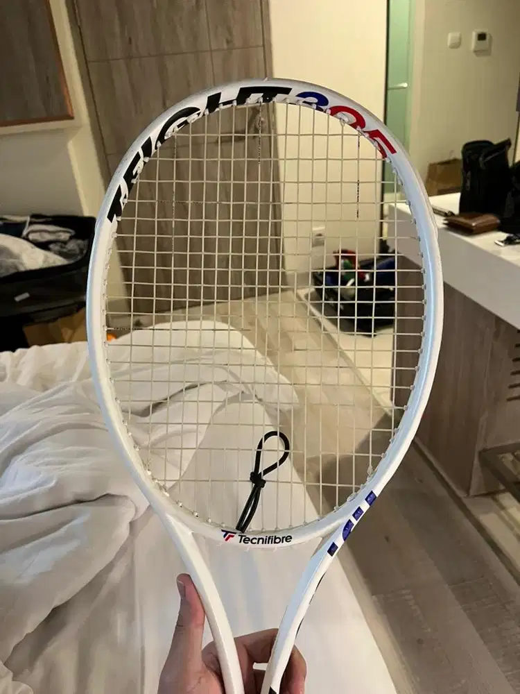 Raket Tenis Tennis TECHNIFIBRE Tfight ISO 305 98 Medvedev