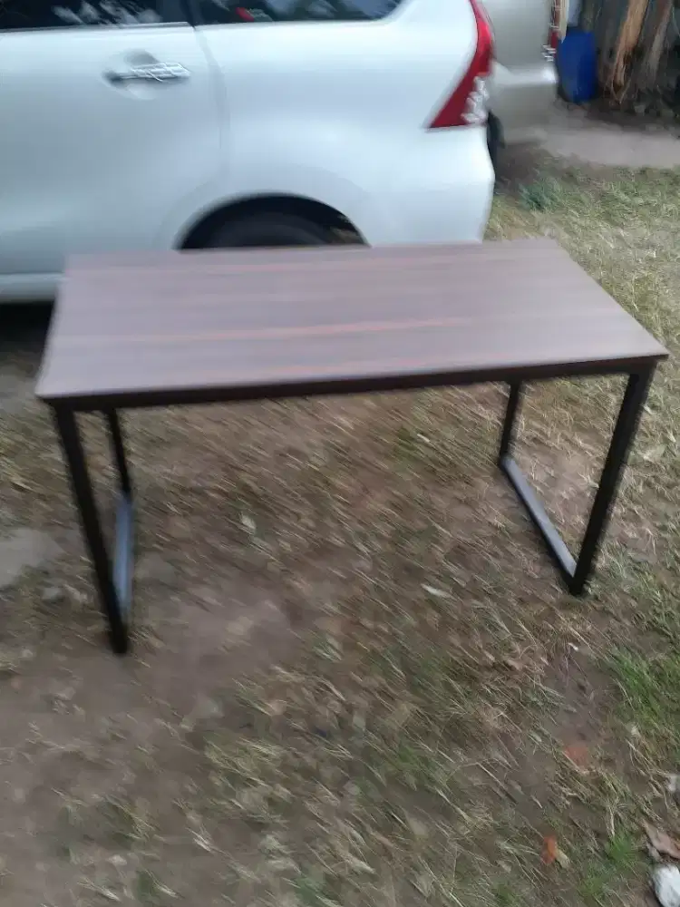 Meja permanen lapis hpl.