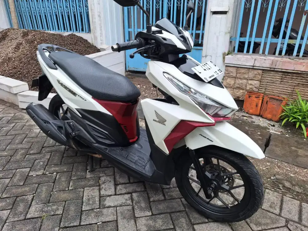 Jual vario 150 2016 km 40 rb kondisi sgt bagus samsat ikt manyar