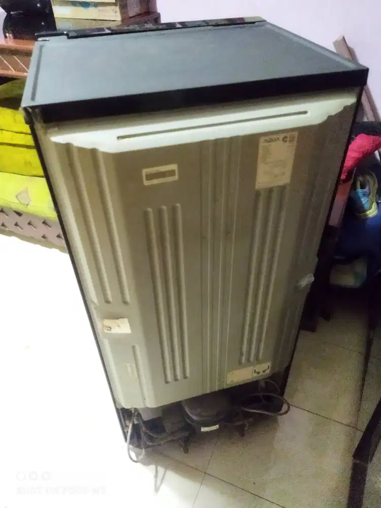 KULKAS AQUA JAPAN MULUS DINGIN BEKU GRANSI ON