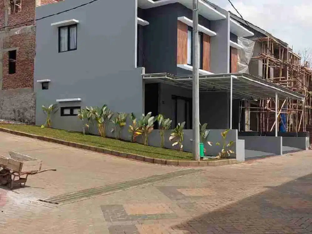 Rumah  Baru Tinggal Pindahan di Cihanjuang