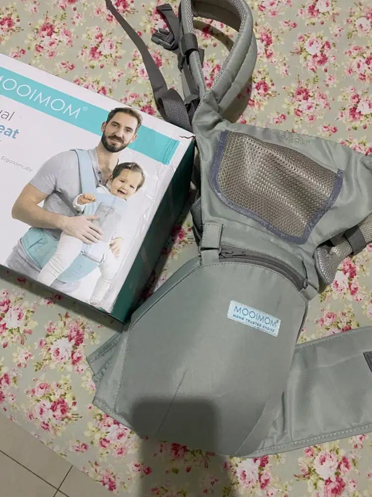Preloved Gendongan bayi Mooimom