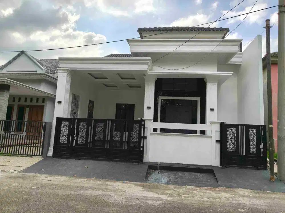 Dijual Rumah Mewah depan Taman di Citra Indah City Jonggol