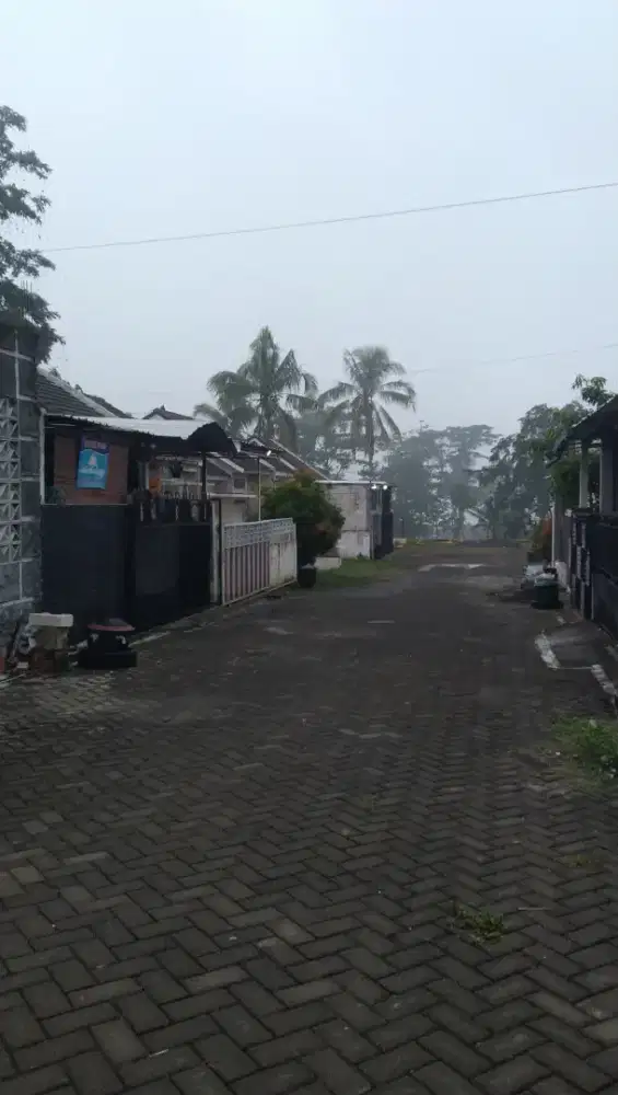Rumah dijual milik pribadi siap huni.