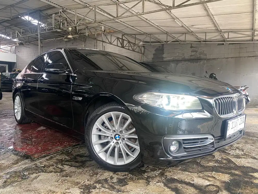 528i F 10 Luxury 2016/17 Black on Java Brown Full Original