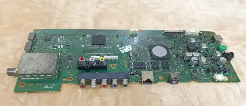 MB Sony KDL 32W674A/32W674