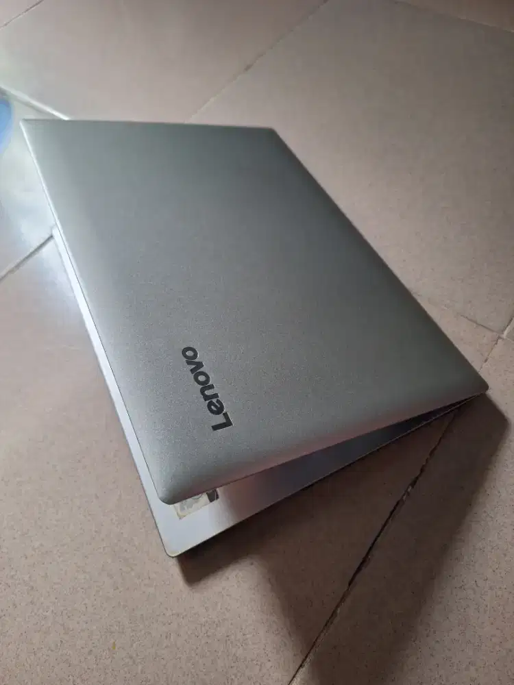 Bismillah dijual laptop lenovo slim core i3 siap pakai