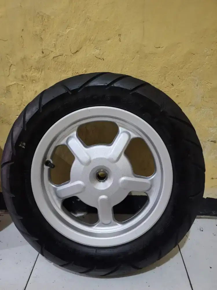 VLEG DAN BAN SCOOPY TH 2025 PEMAKEAN SEBULAN MASIH BERGARIS