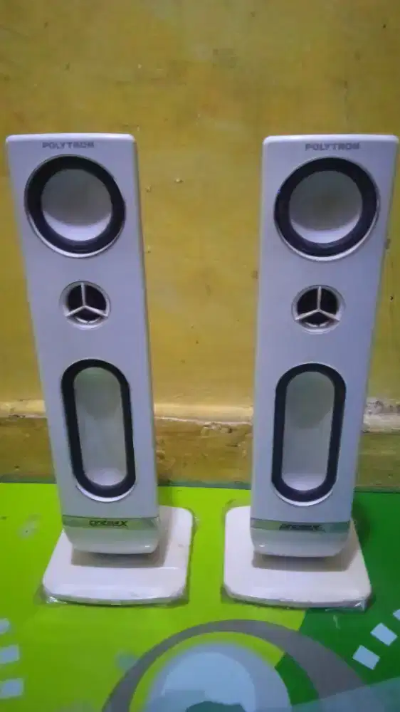 Speker pasif polytron. Normal. Bekas TV led polytron 32in