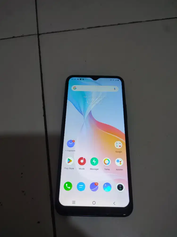 Dijual vivo 21A, ram 4+1/64, hp plus kabel charger