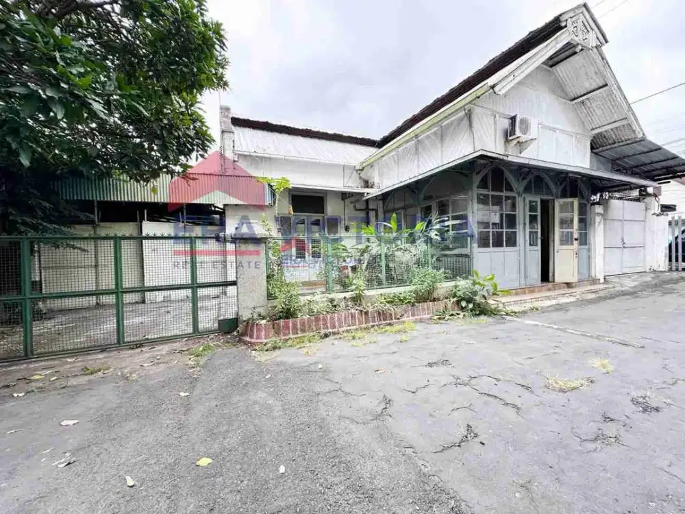 Disewakan Rumah dan Ruko Lokasi Ramai Usaha, Selangkah ke Pasar Besar. Alun-Alun kota Malang, Coxok Untuk Cafe, Kuliner atau Rumah Produksi