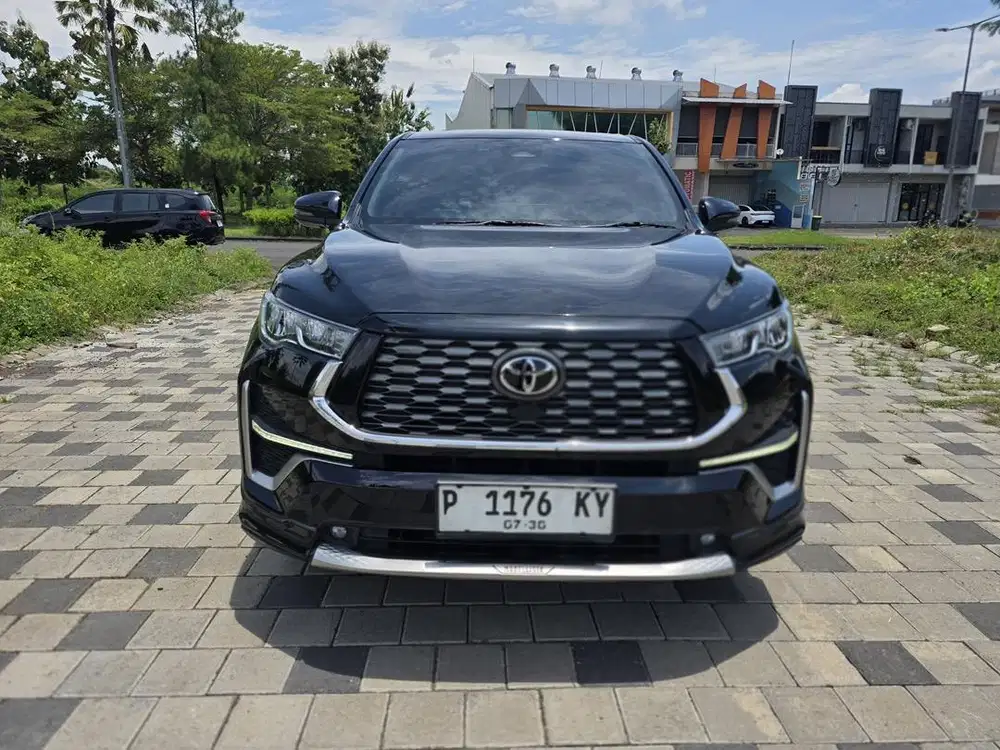 Innova Zenix Q Hybrid Tss