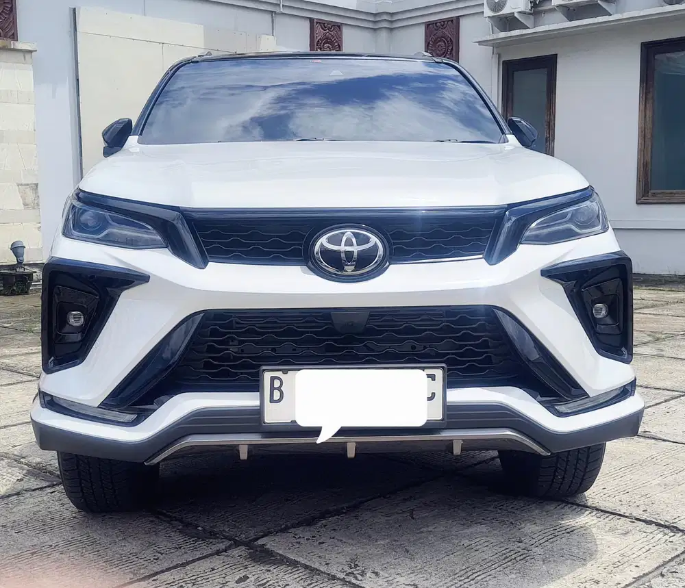 Toyota Fortuner Legender 2.8 GR Sport TSS  [4×2] AT
Nik 2025