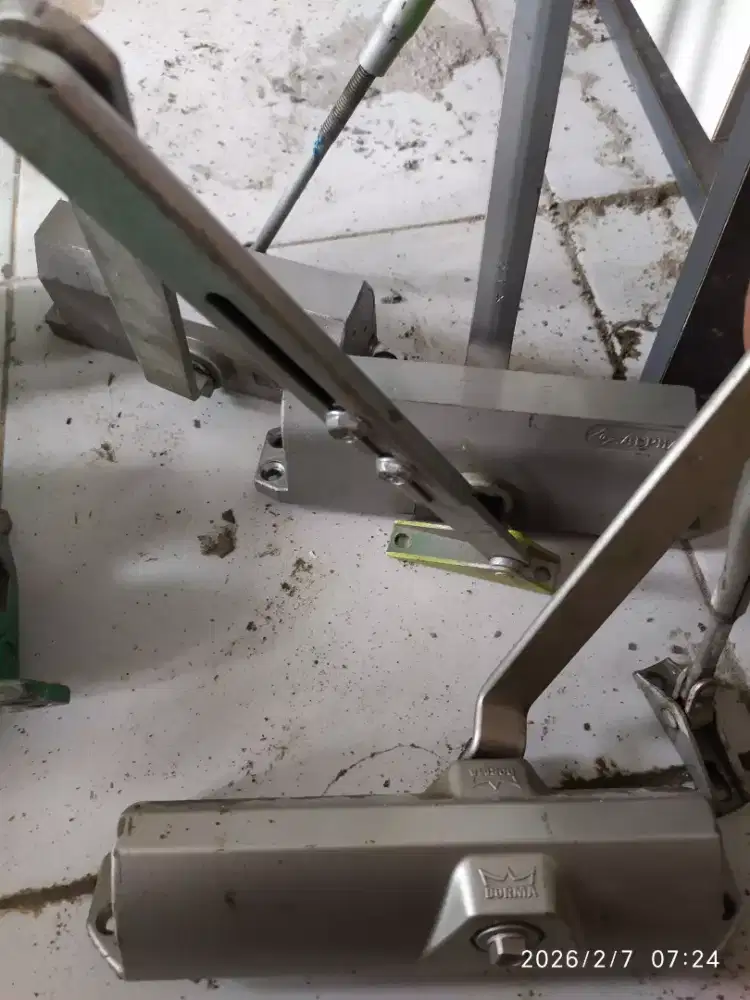 Door closer merk solid, new star, darmawangsa, dekson, alpha