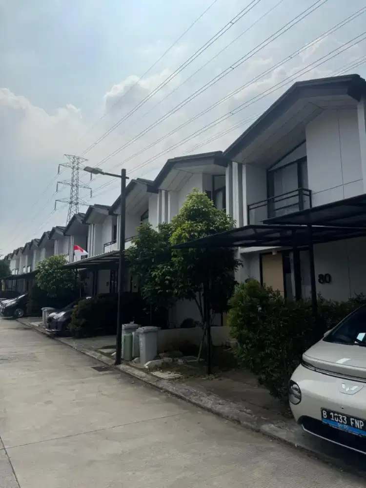 Dijual Rumah 2 lantai di cluster uptown lippo cikarang selatan