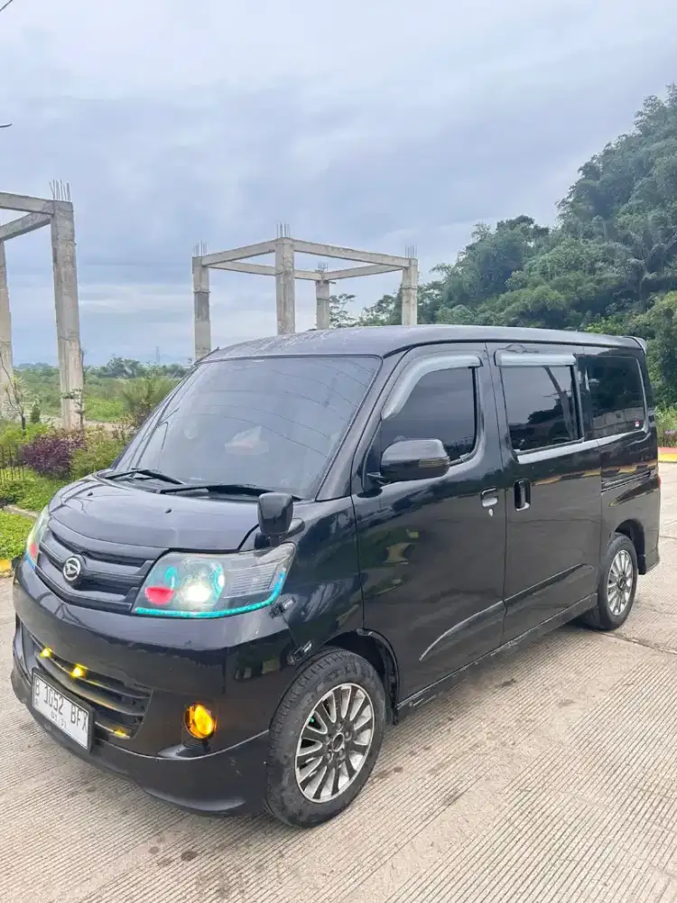 Luxio X 2009 M/T Cakep Mulus Kalcer Siap Jelajah