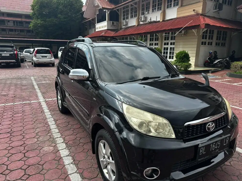 Rush hitam 2011 low km siap pakai