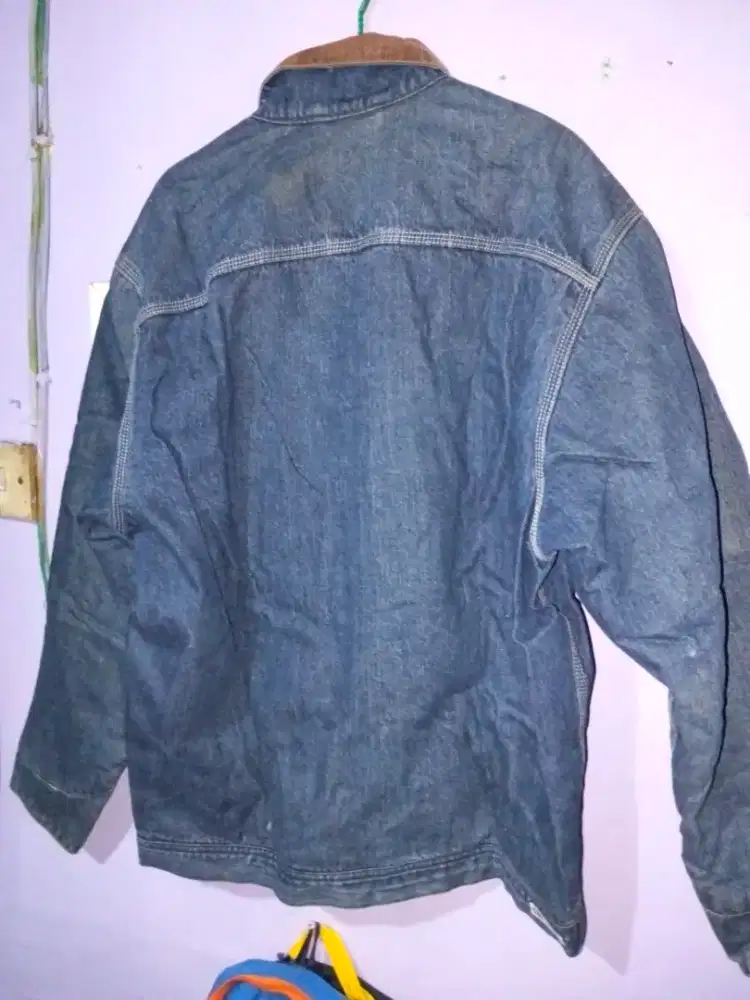 Jual jaket merk levis