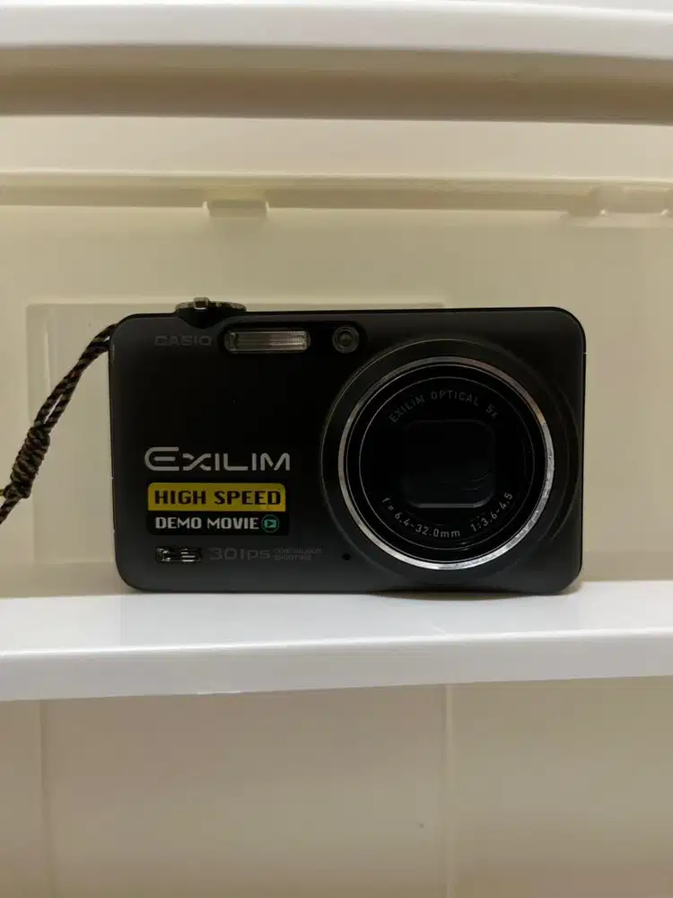 Casio Exilim FC100