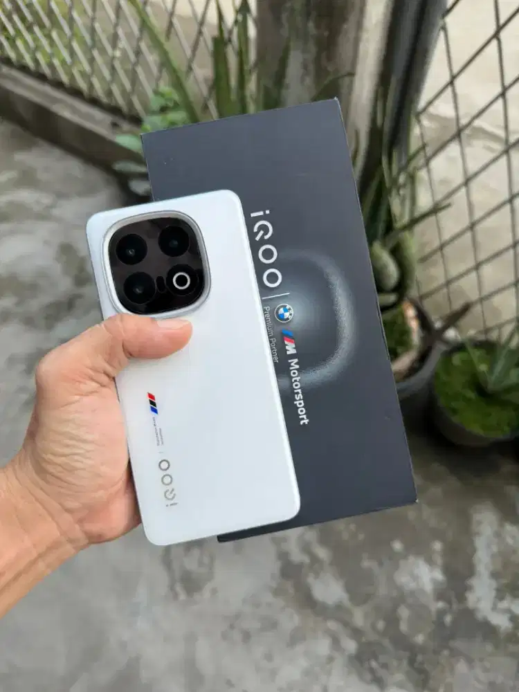 Iqoo 13 5G Legend 16/512 Garansi Resmi Februari 2026