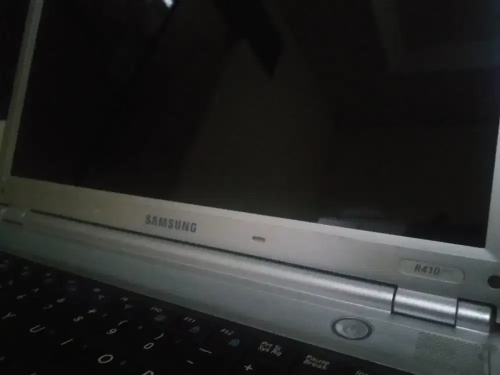 LAPTOP SAMSUNG 700 RIBUAN!