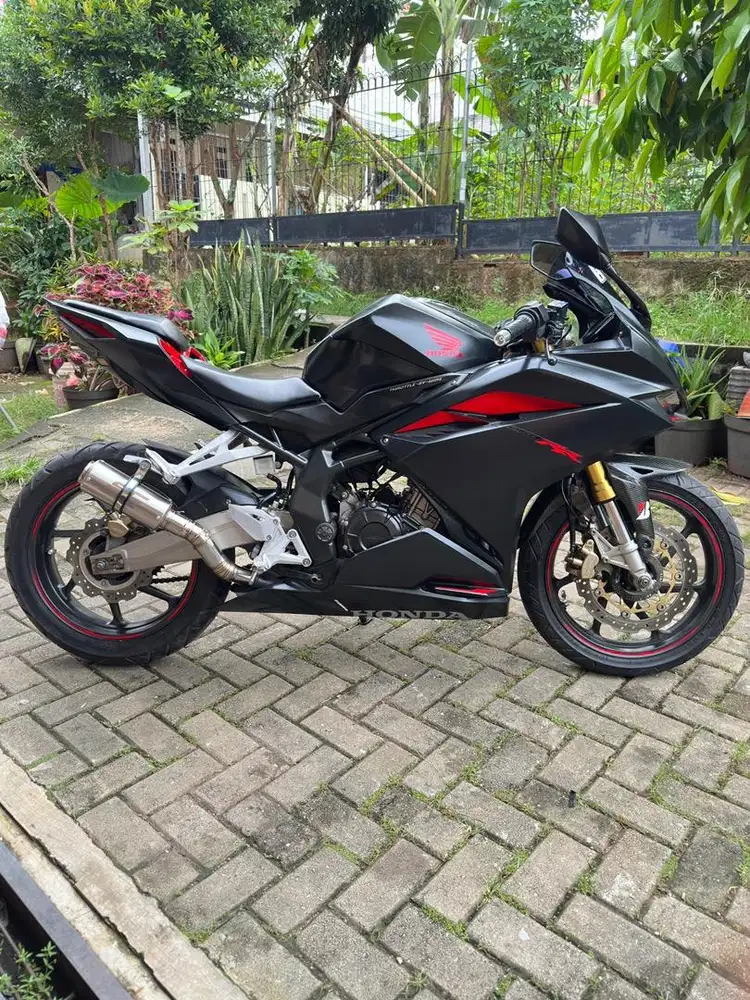 CBR 250rr TIPE ABS!