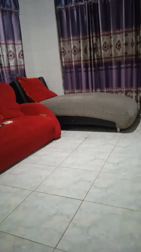 Kursi santai panjang beludru