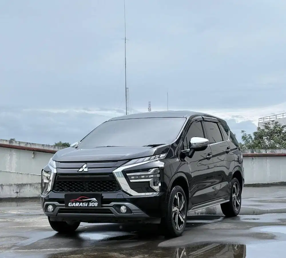 Mitsubishi New Xpander Ultimate AT 2022 Tahun 2022 Warna Hitam KM 31