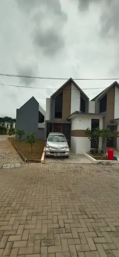 Rumah Strategis Disewakan di Aryana Karawaci