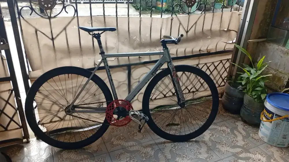 Sepeda fixie siap pakai
