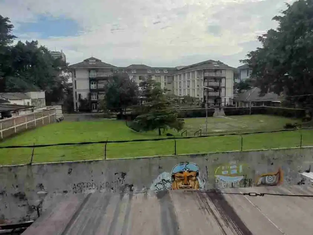 Rumah usaha belakang BPK Penabur jl halteu selatan