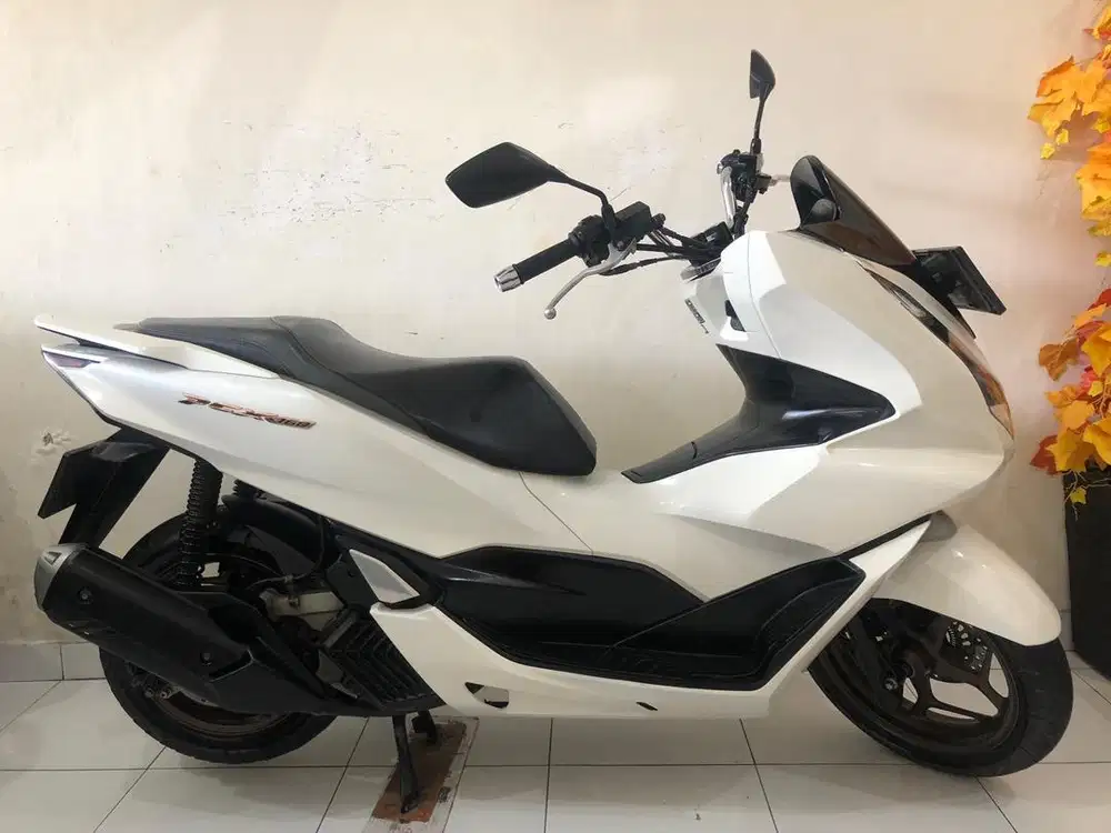Honda PCX ABS Th.2023 putih!!