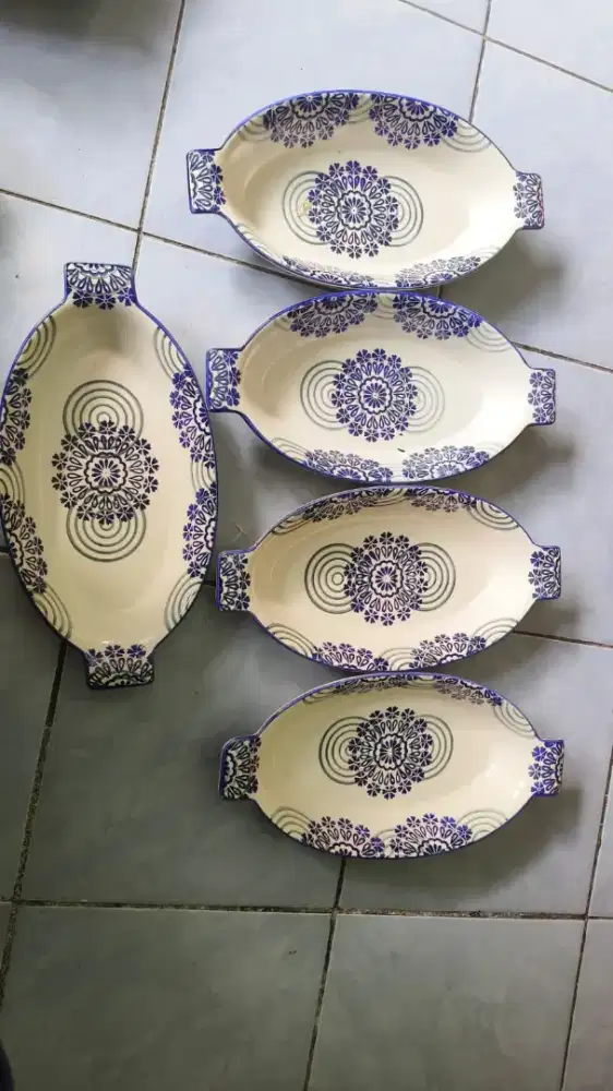 Piring keramik turki