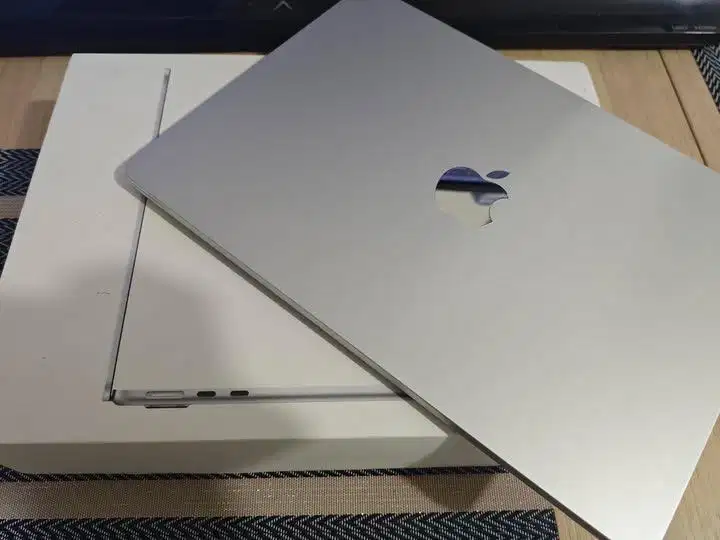 MacBook Air 2022 M2 Chip 512gb NOT M1