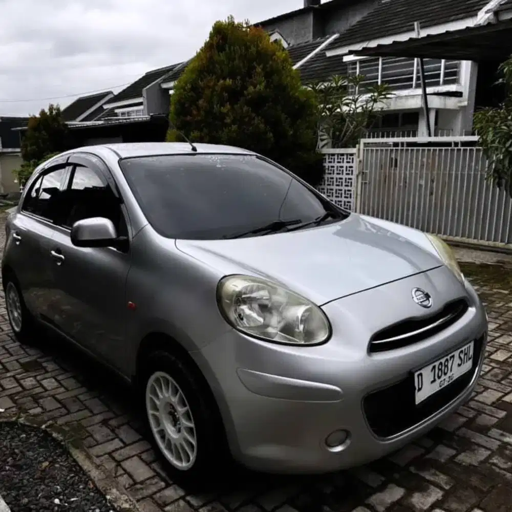 Nissan March 2013 AT