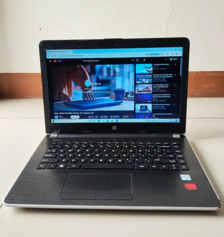 LAPTOP HP 14-bs0xx, DDR4 - 4 GB, I3-6006U ,Dual VGA&Intel HD+AMD2 GB.