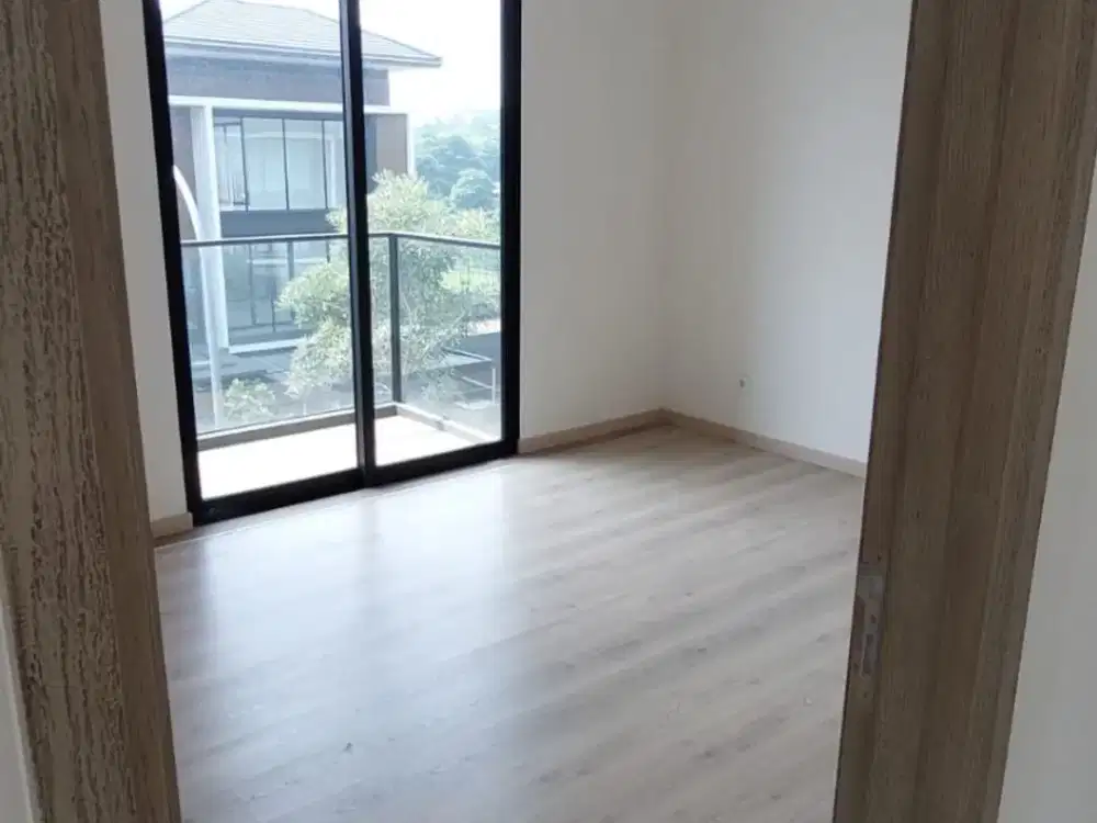 Dijual Rumah Sultan di Navapark Cluster Laurel