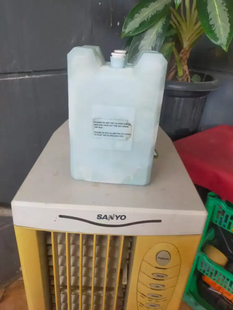 AC manual dua fungsi SANYO