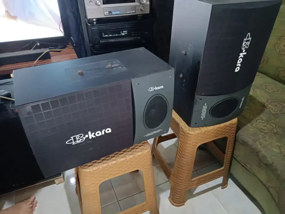 Satu set Karaoke BMB speaker amplifier