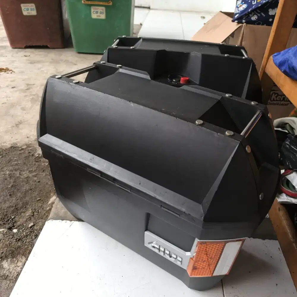 Sidebox Givi e23N with sein