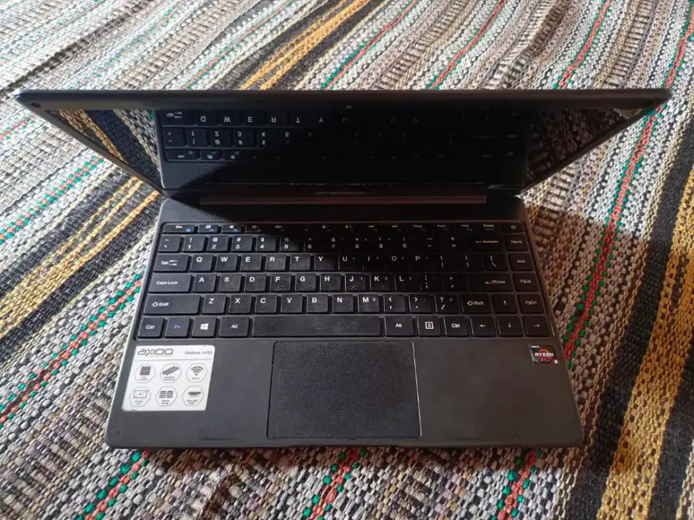 AXIOO SlimBook 14 R3
