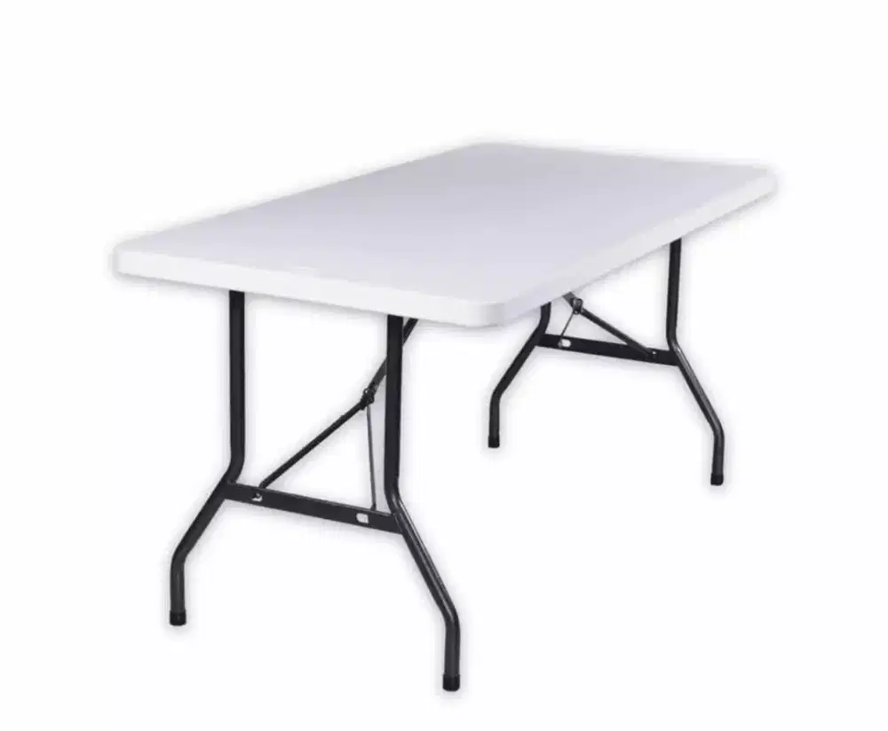 Meja makan produk ace azko msh gres