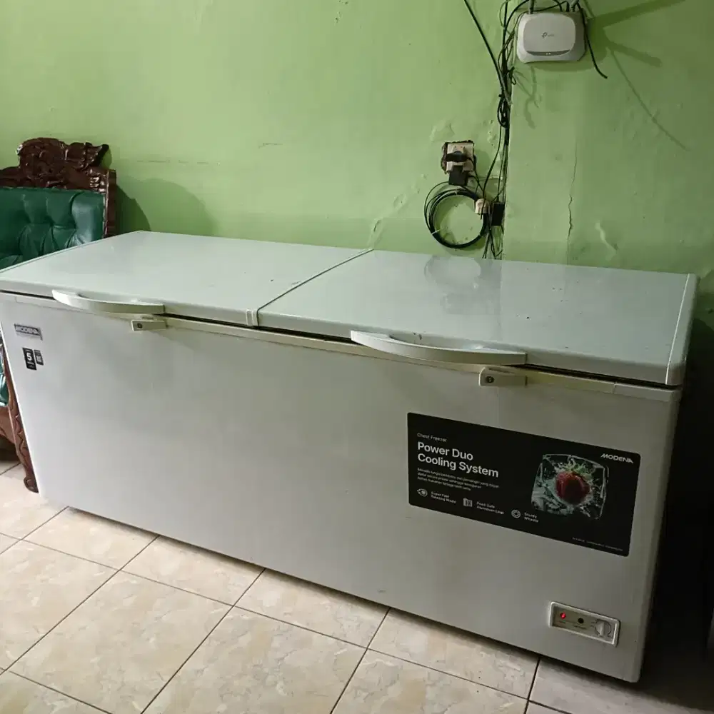 Dijual freezer modena