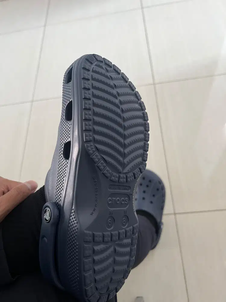 Sandal Crocs baya navy size m6 w8