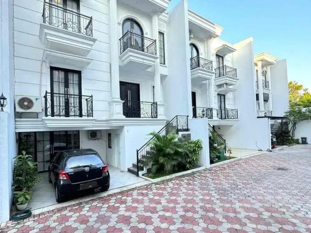 Ek273 Di jual rumah berkonsep American Classic di Jagakarsa Jakarta Selatan